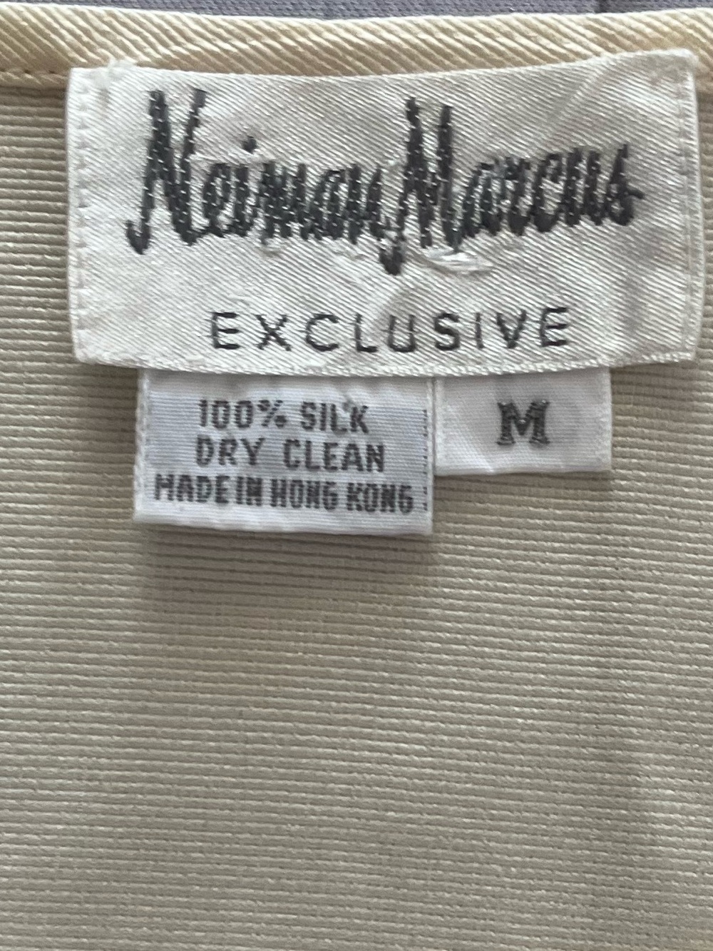 Neiman Marcus 100% silk ivory/ cream color pullover sleeveless tank top. Medium - Picture 7 of 11
